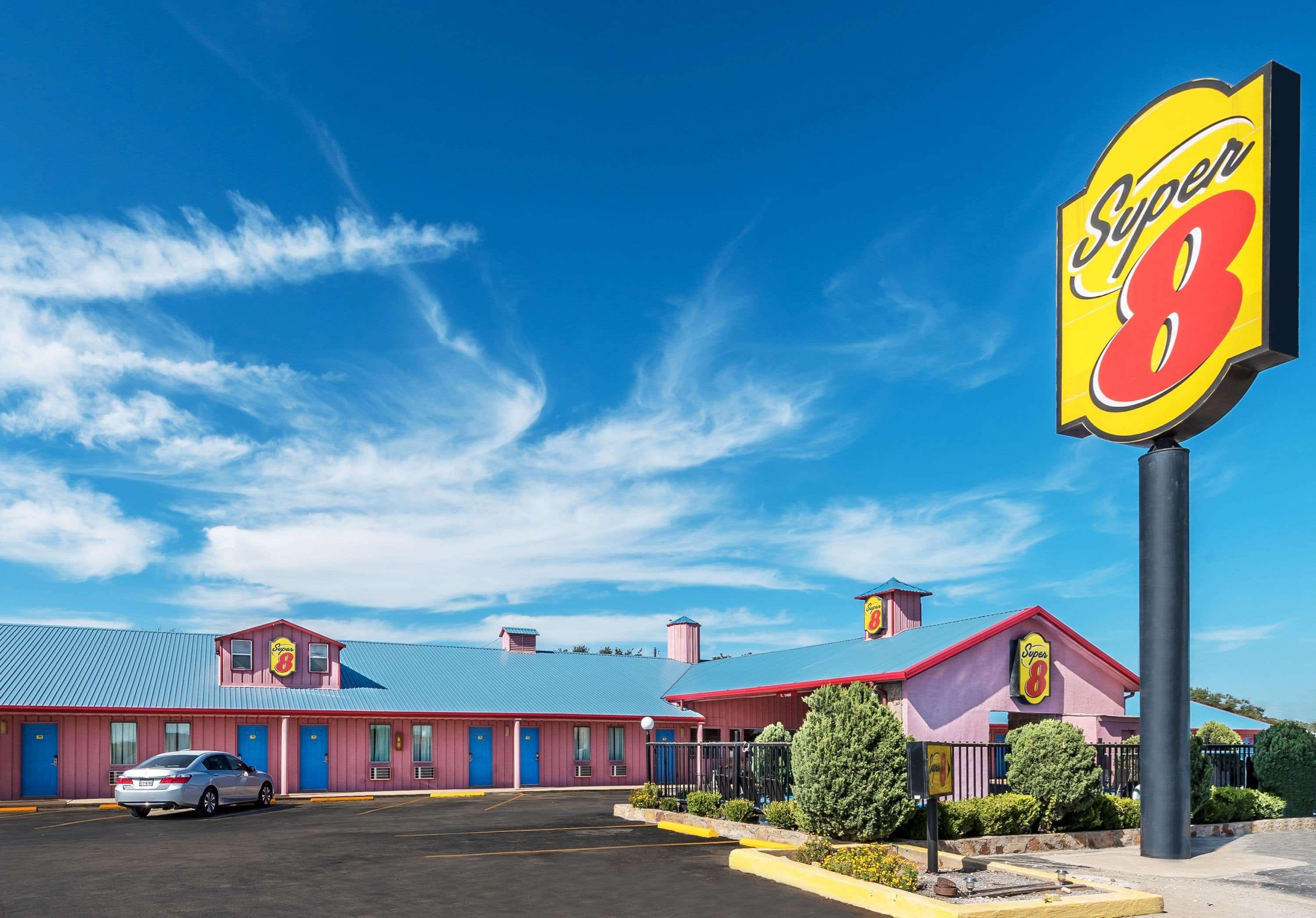Super 8 By Wyndham Eastland Hotel Exterior foto