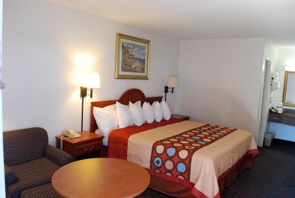 Super 8 By Wyndham Eastland Hotel Quarto foto